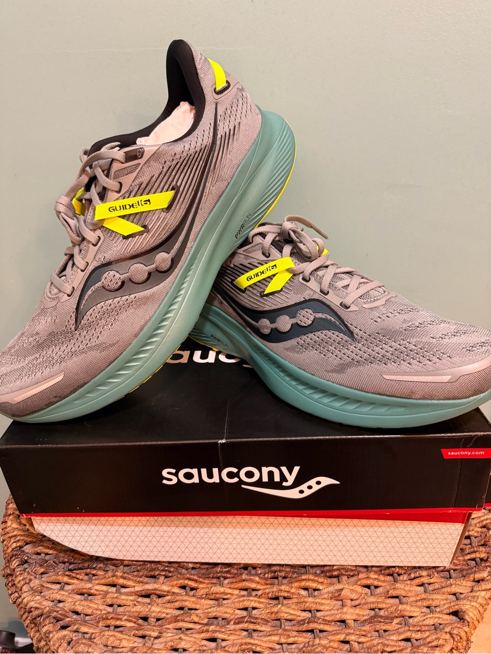 Men’s Saucony Guide 16 Running Shoes